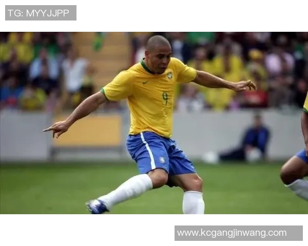 2018年足球明星精彩瞬间回顾与经典时刻盘点 2018年足球明星精彩瞬间回顾与经典时刻盘点