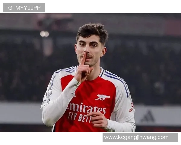 哪个足球明星因假摔而饱受争议引发球迷热议与媒体关注