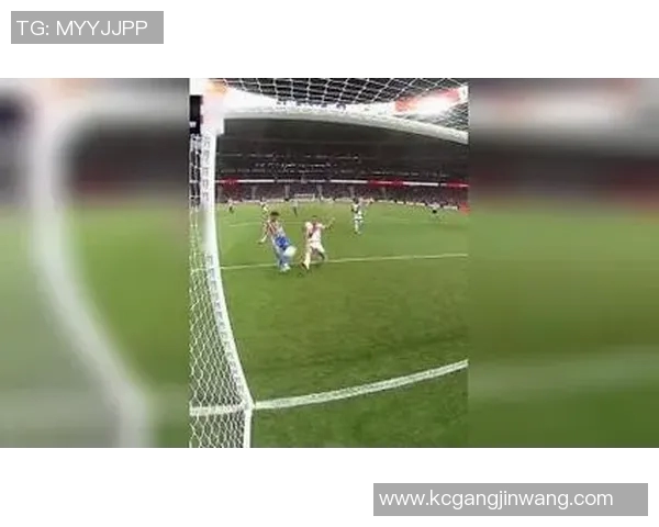 足球明星同台盛典炫酷特效引爆全场激情瞬间