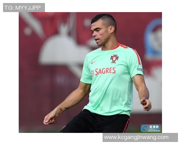 足球明星在香港的魅力与影响力探讨及其对本地足球发展的推动作用 足球明星在香港的魅力与影响力探讨及其对本地足球发展的推动作用