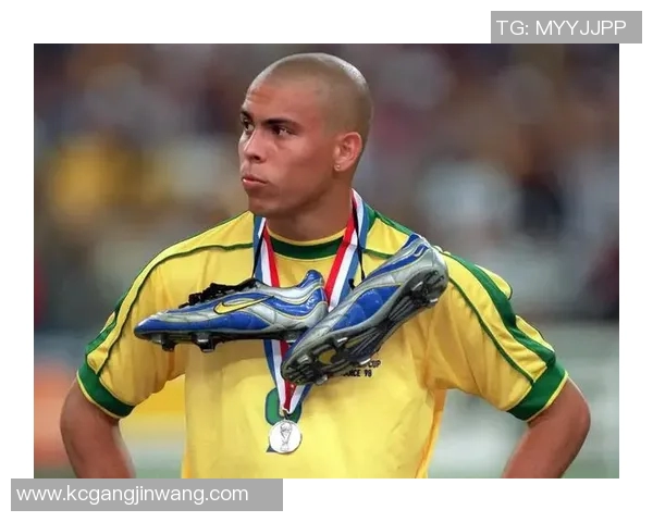 你心目中最闪耀的足球明星是谁让我们一起聊聊他们的精彩瞬间