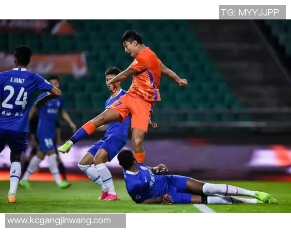 探秘十一号后腰足球明星的辉煌历程与场上风采