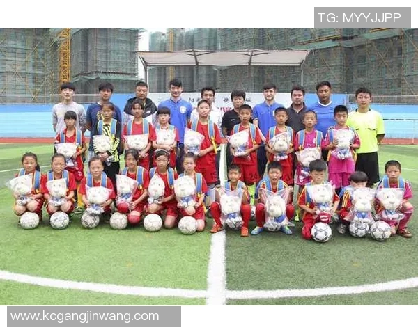 适合足球明星的超大容量书包推荐让你的运动与学习两不误