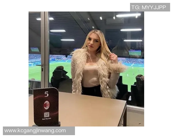 意大利足球明星扎辫子风潮引领时尚潮流与运动精神的完美结合 意大利足球明星扎辫子风潮引领时尚潮流与运动精神的完美结合