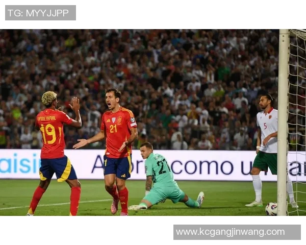 19岁足球明星在比赛中受伤视频引发球迷热议与担忧 19岁足球明星在比赛中受伤视频引发球迷热议与担忧