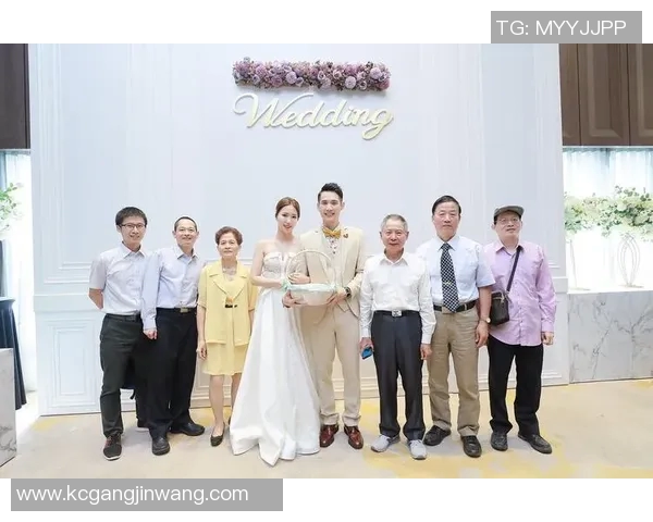 足球明星幸福牵手步入婚姻殿堂美丽瞬间回顾与祝福分享 足球明星幸福牵手步入婚姻殿堂美丽瞬间回顾与祝福分享